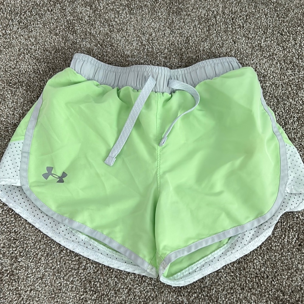 Under armour size medium girls track shorts